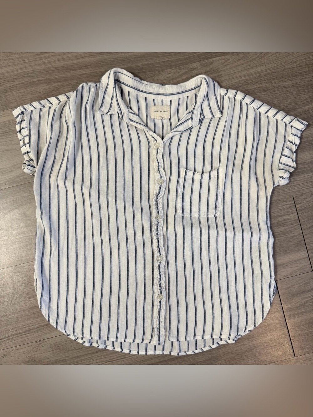 American Eagle Blue White Striped Short Sleeve Button Down | Women’s Medium